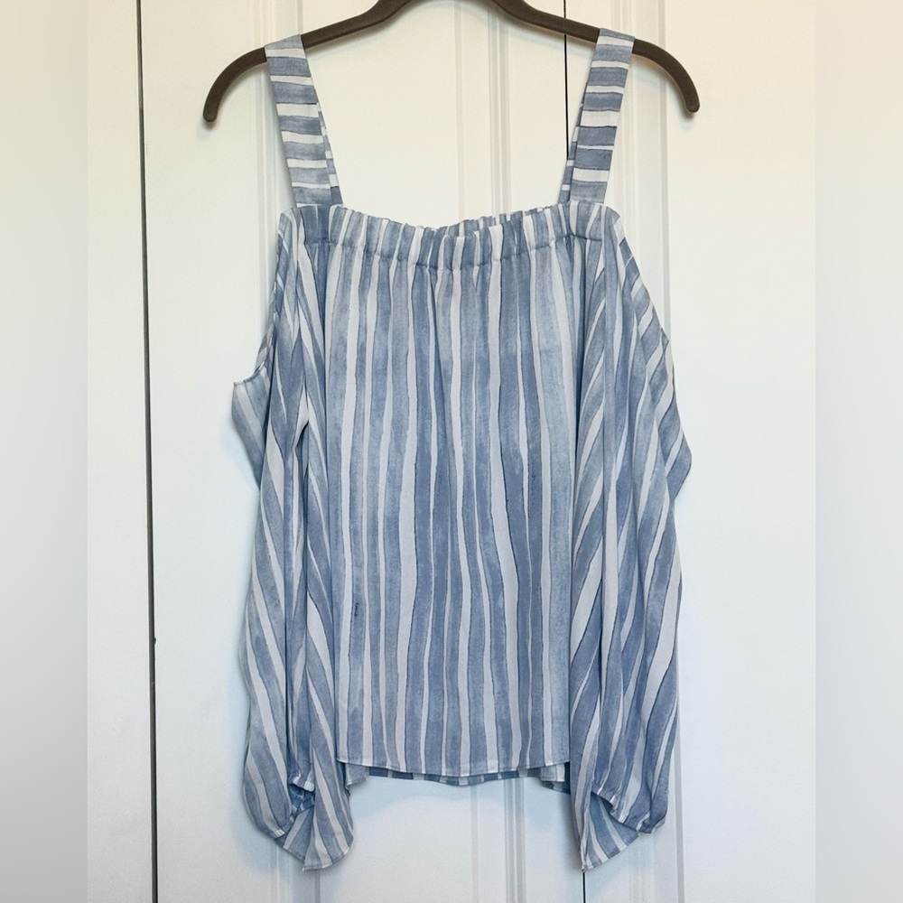 Vince Camuto blue striped cold shoulder blouse - Picture 2 of 8